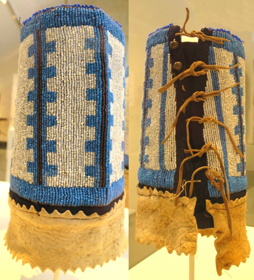 Pair of Blackfoot cuffs, Honolulu Museum of Art 4990.1, 2