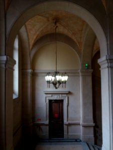 Palais de la Bourse de Lyon - Esaclier A et lustre