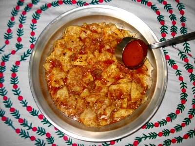 Painda Shorba pouring