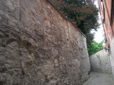 Paderborn-Mauerspolien Dompropsteigasse