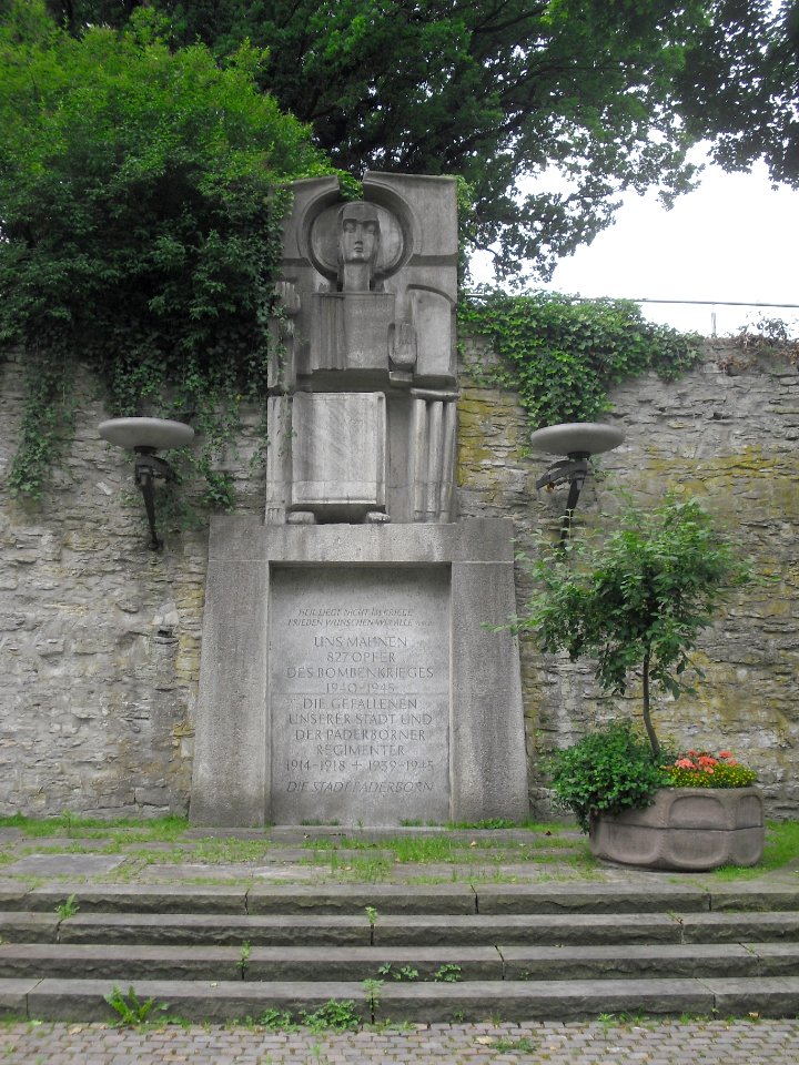 Paderborn-Mahnmal Busdorfmauer