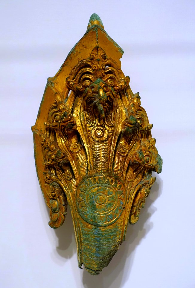 Palanquin fitting of a naga (sacred serpent), Cambodia, Khmer empire, Bayon period, late 1100s AD, gilt bronze - Dallas Museum of Art - DSC04973