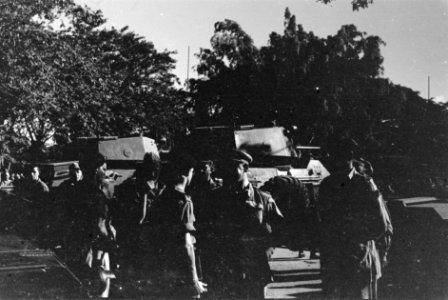 Palembang Y-Brigade Generaal Kruls inspecteert een eenheid gevechtswagens (3, Bestanddeelnr 4955