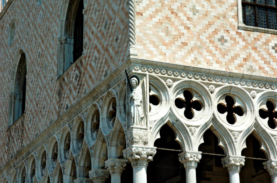 Palazzo-Ducale-Venice-20050524-037