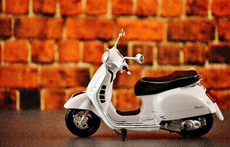 Retro vehicle locomotion