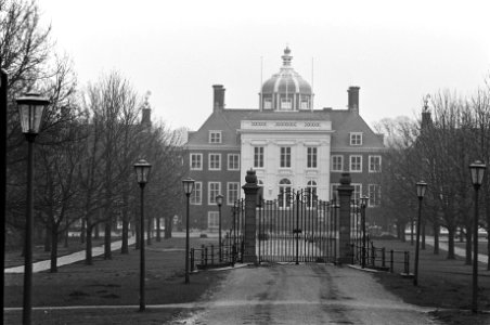 Paleis Huis ten Bosch ( Den Haag ) met hek, Bestanddeelnr 931-3238