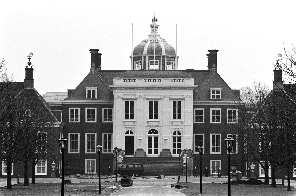 Paleis Huis ten Bosch ( Den Haag ) zal na lange verbouwing in augustus door Beat, Bestanddeelnr 931-3236