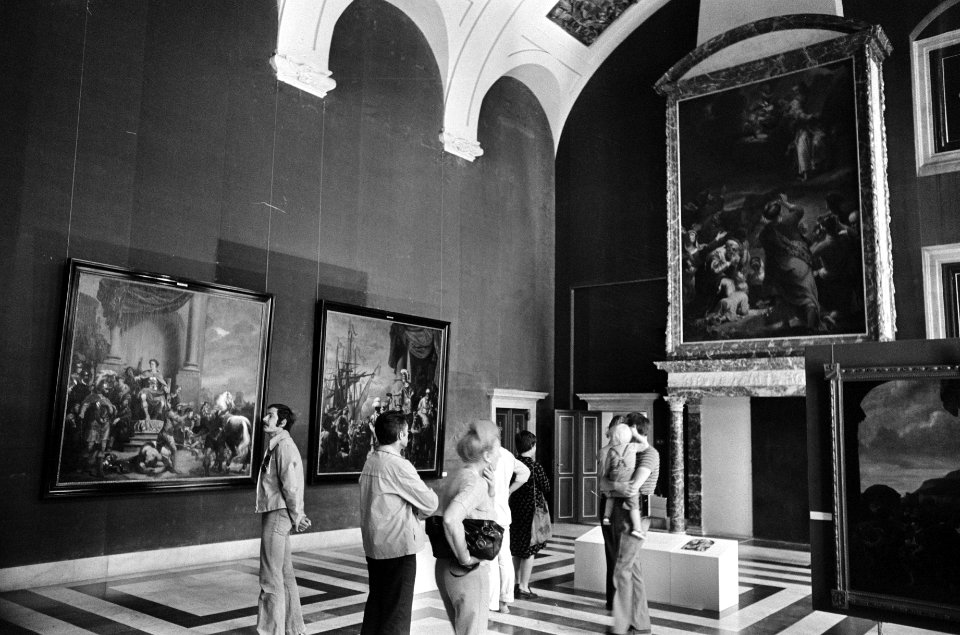 Paleis op de Dam is vanwege de tentoonstelling open voor het publiek, Bestanddeelnr 927-9777