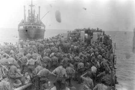 Palembang Op 30 dec. arriveerde te Palembang het ss. Sloterdijk, met aan boor, Bestanddeelnr 485-5-1