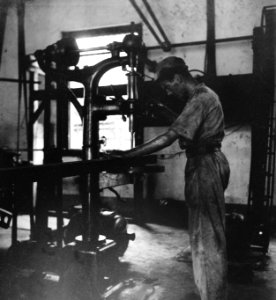 Palembang In de werkplaatsen van de 9e en 15e Compagnie Veldgenie is het elke d, Bestanddeelnr 14567
