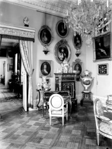 Paleis Wilanow Interieur met porseleindecoraties en schilderijen, Bestanddeelnr 190-0605 photo