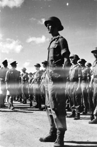Palembang. Y-Brigade Generaal Kruls inspecteert een militaire eenheid, Bestanddeelnr 4948