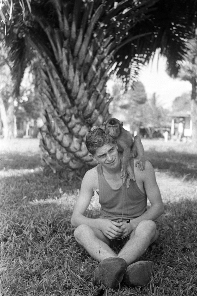 Palembang. Waar Oost en West elkaar ontmoeten. Dominicus Kloosterman uit Bakhuiz, Bestanddeelnr 347-2-1