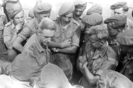 Palembang Op 30 dec. arriveerde te Palembang het ss. Sloterdijk, met aan boor, Bestanddeelnr 486-1-2