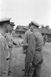 Palembang. Op 30 september arriveerde de Lt. Gouverneur-Generaal Dr. H.J. van Mo, Bestanddeelnr 369A-2-3