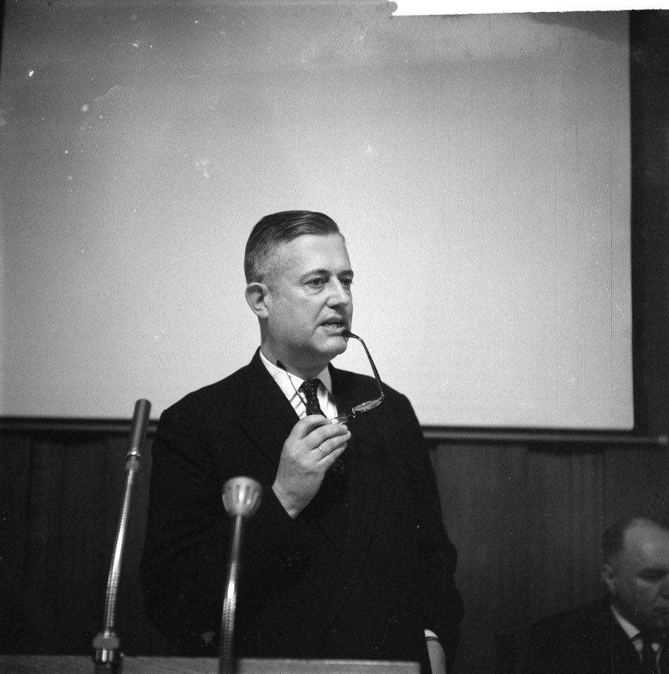 Persconferentie door ir J Lohmann over de komende NS dienstregeling, Bestanddeelnr 912-0113