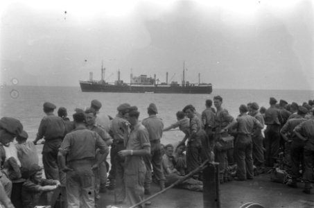 Palembang Op 30 dec. arriveerde te Palembang het ss. Sloterdijk, met aan boor, Bestanddeelnr 485-5-3
