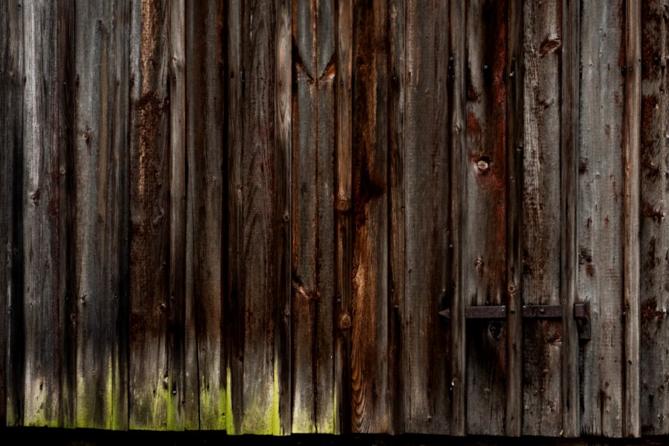 Planks on a shed in Holma marina