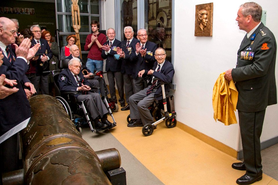 Plaquette Beatrix Bronbeek