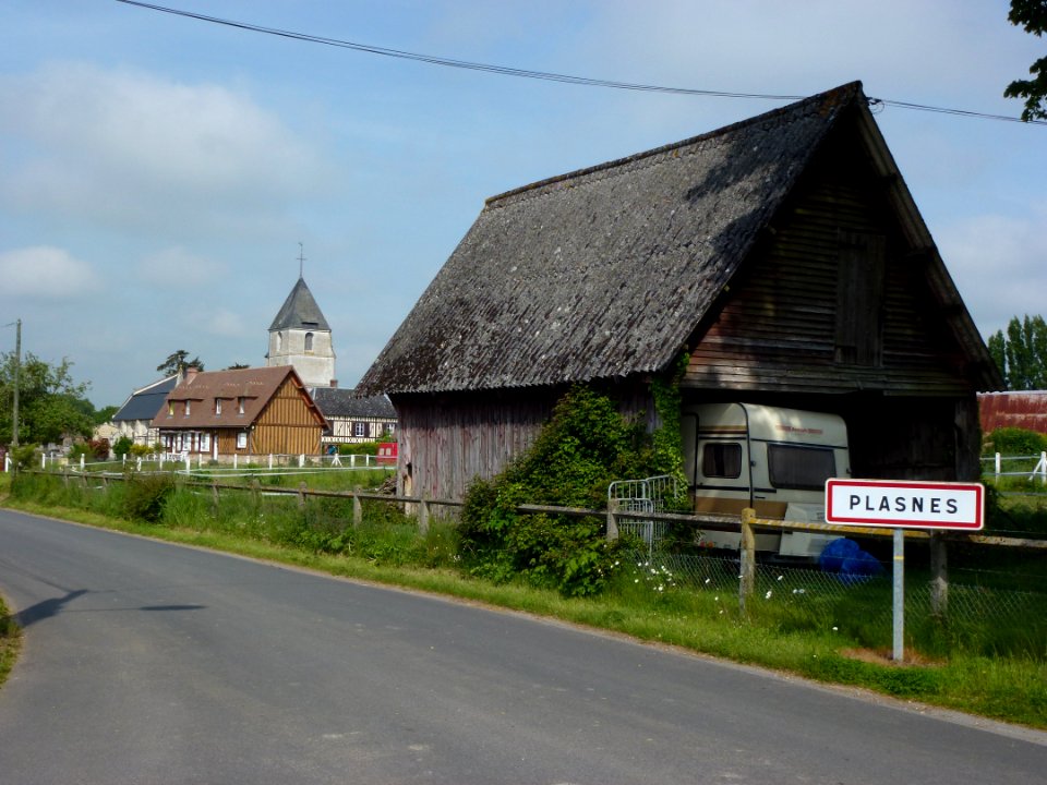 Plasnes (Eure, Fr) city limit sign