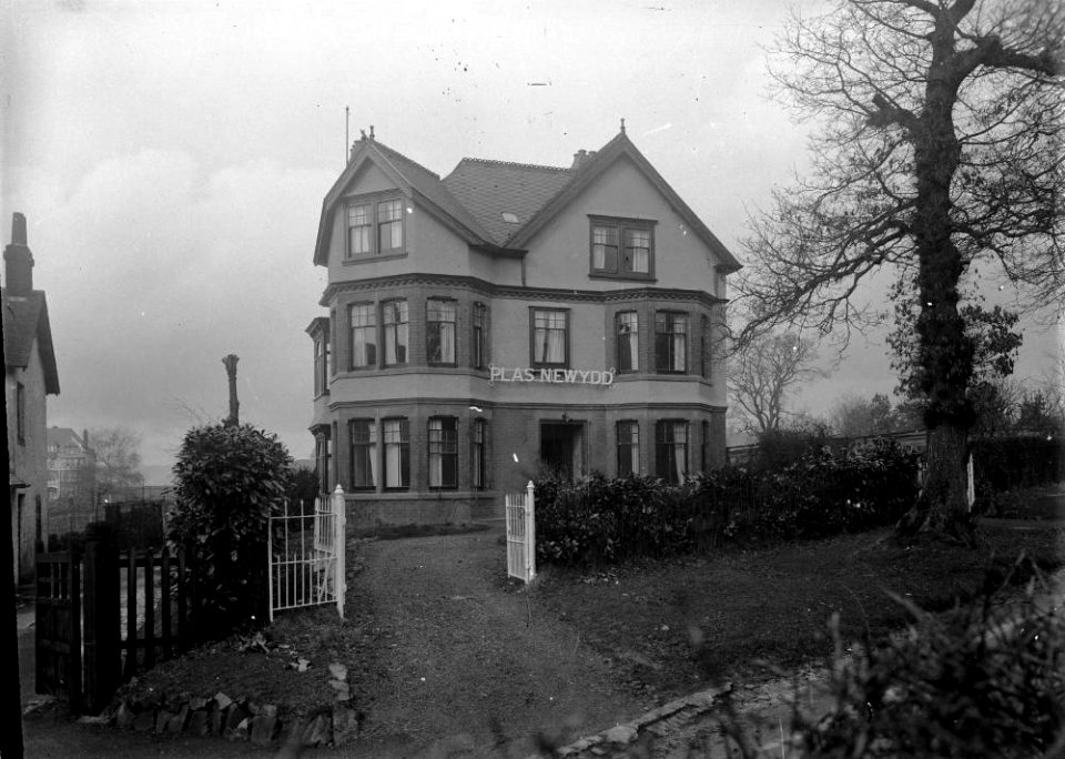 Plas Newydd house, Llanwrthwl (1295044)