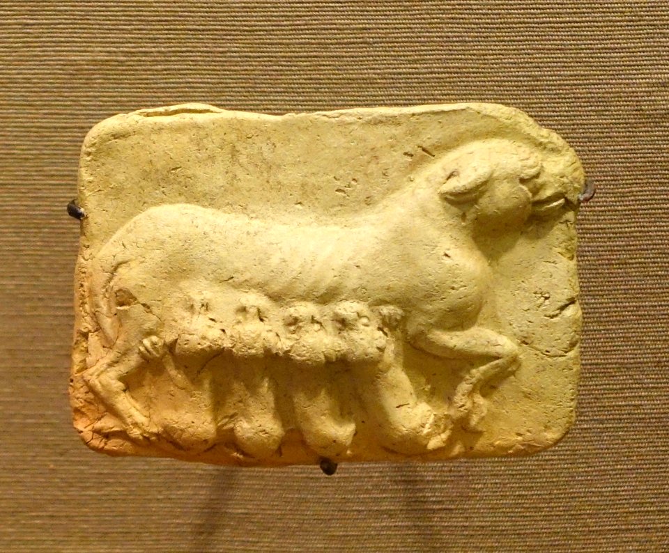 Plaque with dog and puppies, Ishchali, Isin-Larsa to Old Babylonian, 2000-1600 BC, baked clay - Oriental Institute Museum, University of Chicago - DSC07408