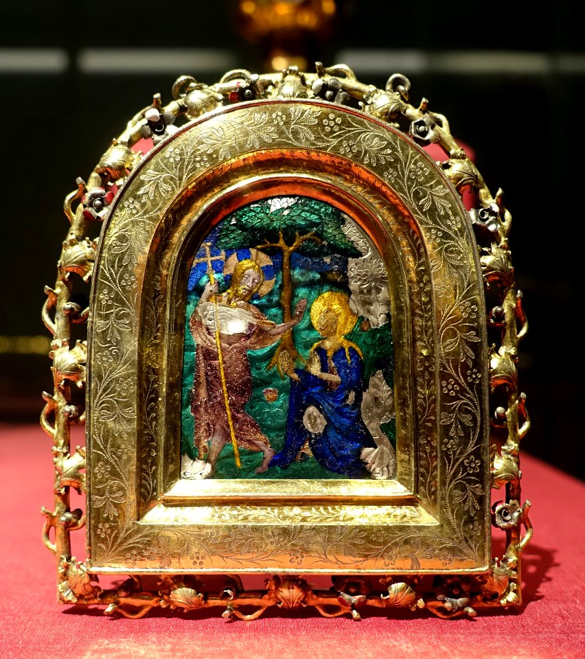 Plaquette (baiser de paix), Liege, 1350-1400 AD, gilt silver with transparent enamel - Cinquantenaire Museum - Brussels, Belgium - DSC08787