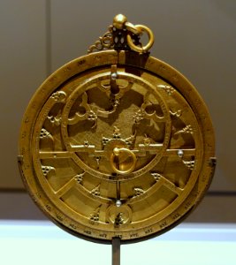 Planispheric astrolabe with inscriptions in Latin and Arabic and later Hebrew, Spain, 14th century, bronze with silver inserts added later - Aga Khan Museum - Toronto, Canada - DSC06585