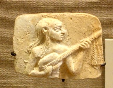 Plaque with musician playing a lute, Ischali, Isin-Larsa period, 2000-1600 BC, baked clay - Oriental Institute Museum, University of Chicago - DSC07344