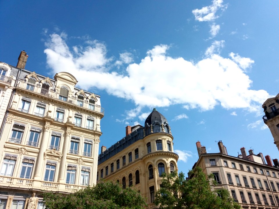 Place des Jacobins - Immeuble avec rotonde 2