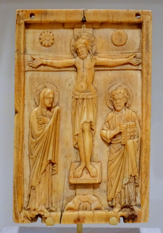 Plaque with Crucifixion, attributed to the Nikephoros Group, Turkey, Constantinople, Middle Byzantine, 10th century AD, ivory - Princeton University Art Museum - DSC06714