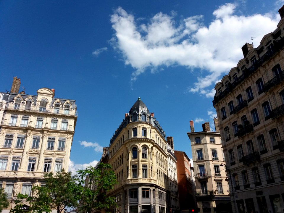 Place des Jacobins - Immeuble avec rotonde