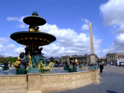 Place de la Concorde, Fountain and Obelisq photo