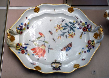 Platter, dinner service of Clemens August, Elector of Cologne, Johann Joachim Kaendler, Johann Friedrich Eberlein, Meissen, 1741-1742, porcelain - Germanisches Nationalmuseum - Nuremberg, Germany - DSC02637
