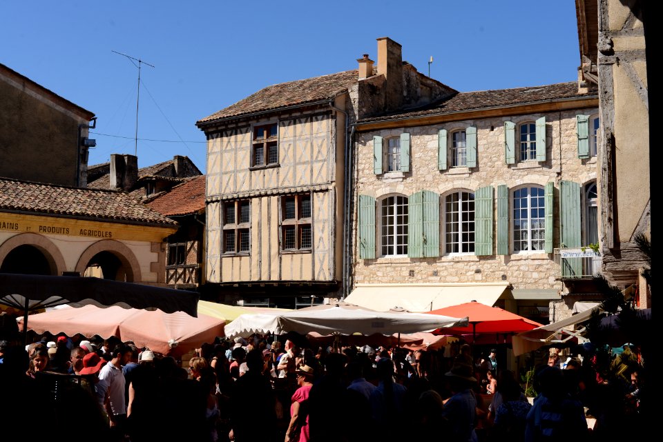 Place de l'église - Issigeac