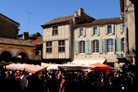 Place de l'église - Issigeac