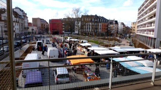 Place du marché de Neudorf (mars 2014) 2