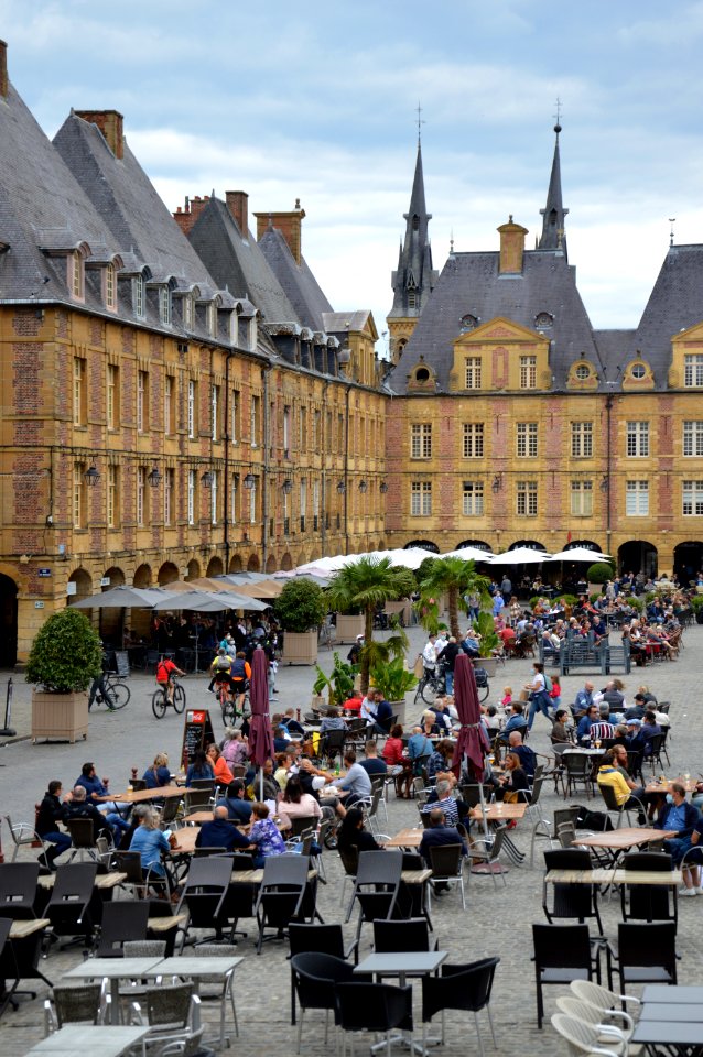Place Ducale 28-54 with terraces, Charleville-Mézières