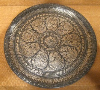 Plate from India, Bidar, 17th century, zinc alloy with silver inlay, HAA
