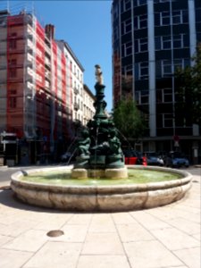 Place Antoine Vollon - Fontaine côté sud