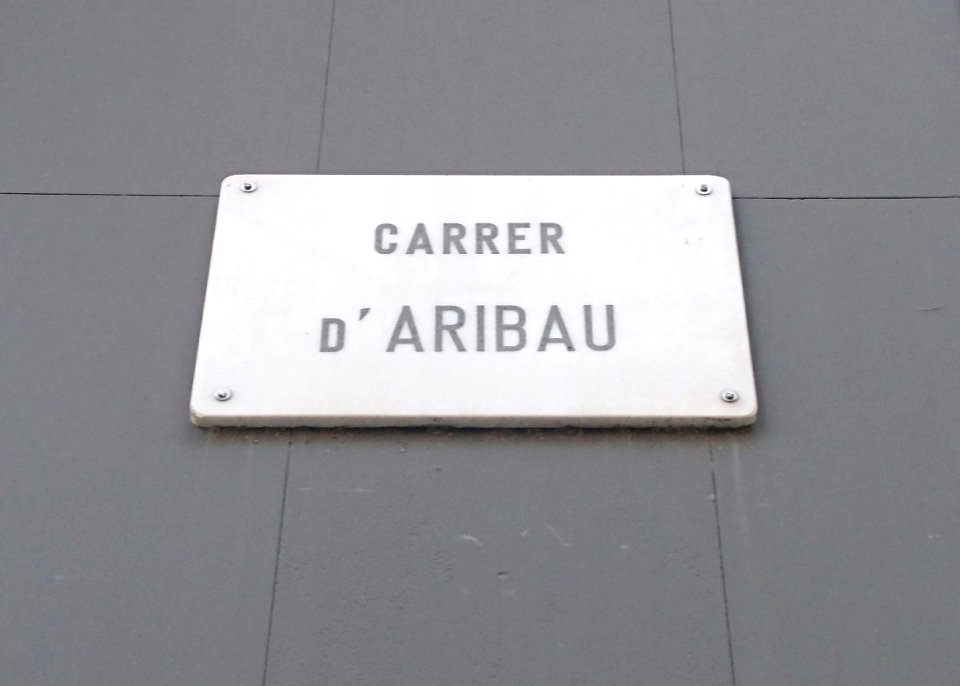 Placa carrer d'Aribau (tram Rector Ubach)