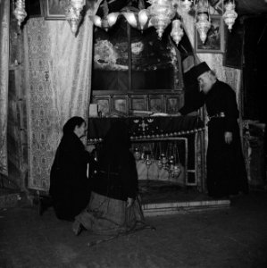 Plaats van Jezus geboorte in de grot onder de Geboortekerk in Bethlehem, Bestanddeelnr 255-5489