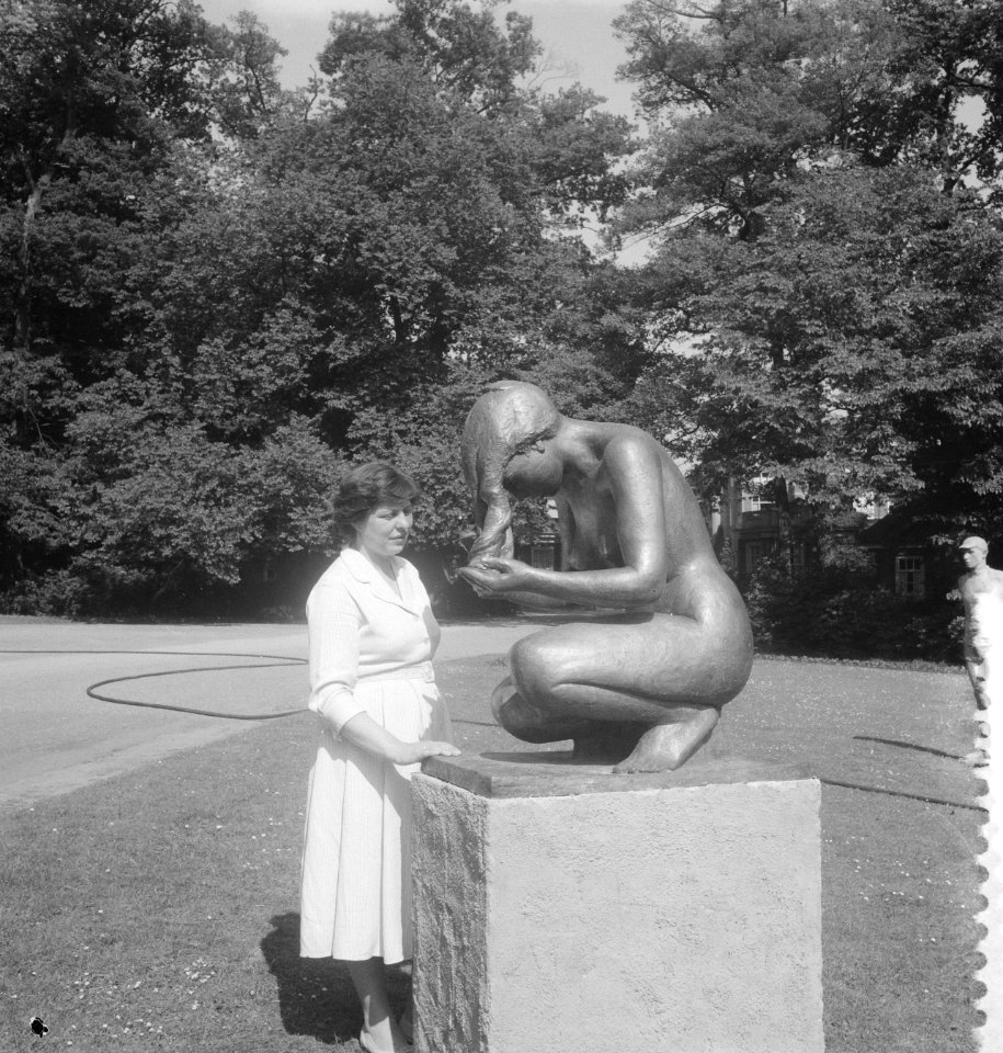 Plaatsen van beelden, expositie te Sonsbeek (Arnhem), die op 13 juni as geopend , Bestanddeelnr 909-6236