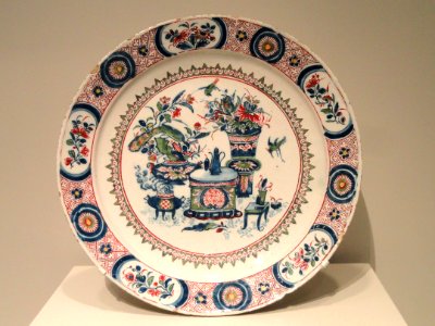 Plate, c. 1700, Delft, Netherlands, tin-glazed earthenware - Art Institute of Chicago - DSC09984