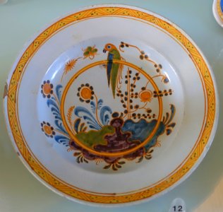 Plate, 18th-19th century, faience - Fábrica de Viana do Castelo - Museu Nacional de Soares dos Reis - Porto, Portugal - DSC00390