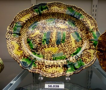 Platter, Staffordshire, England, 1760-1780, creamware with sponged underglaze metalic oxides, HD 56.038 - Flynt Center of Early New England Life - Deerfield, Massachusetts - DSC04475