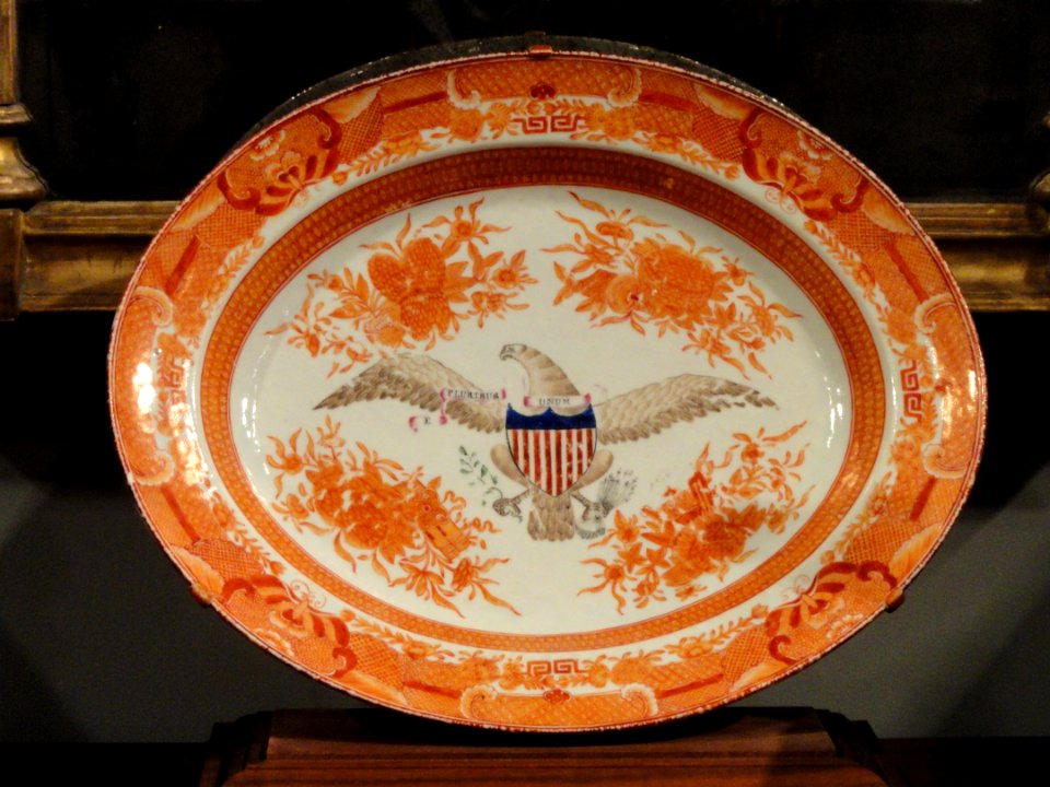 Platter, Jingdezhen, China, 1800-1820, hard-paste porcelain - National Gallery of Art, Washington - DSC09735