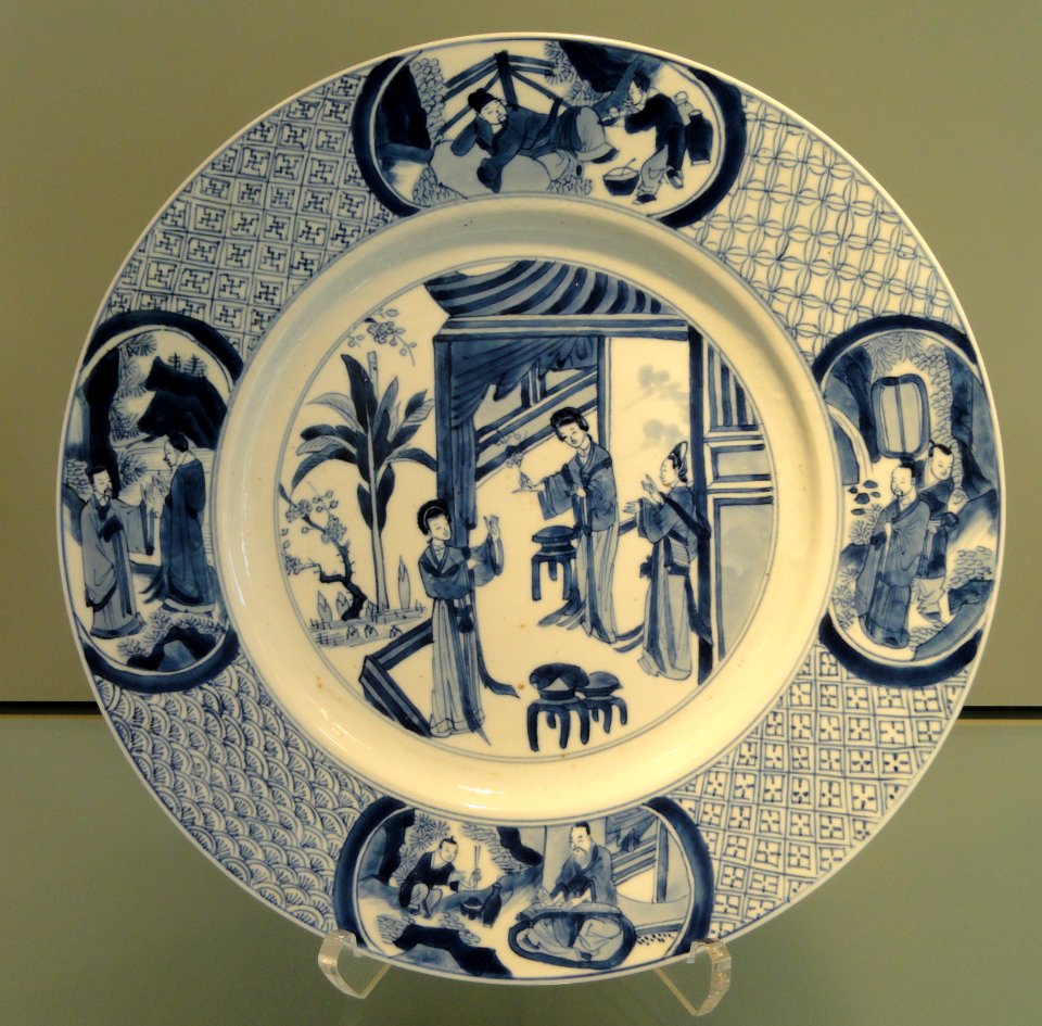 Plate with Heroine of Romance of the Western Chamber, c. 1680-1700, Jingdezhen, hard-paste porcelain with underglaze cobalt - Gardiner Museum, Toronto - DSC00721