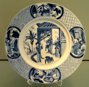 Plate with Heroine of Romance of the Western Chamber, c. 1680-1700, Jingdezhen, hard-paste porcelain with underglaze cobalt - Gardiner Museum, Toronto - DSC00721