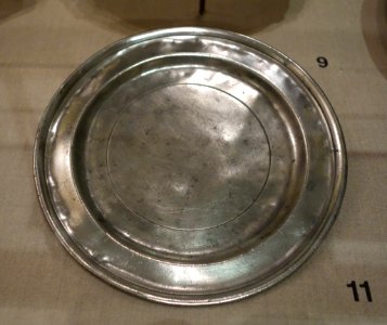 Plate by John Will, New York City, c. 1765, pewter - Albany Institute of History and Art - DSC08000